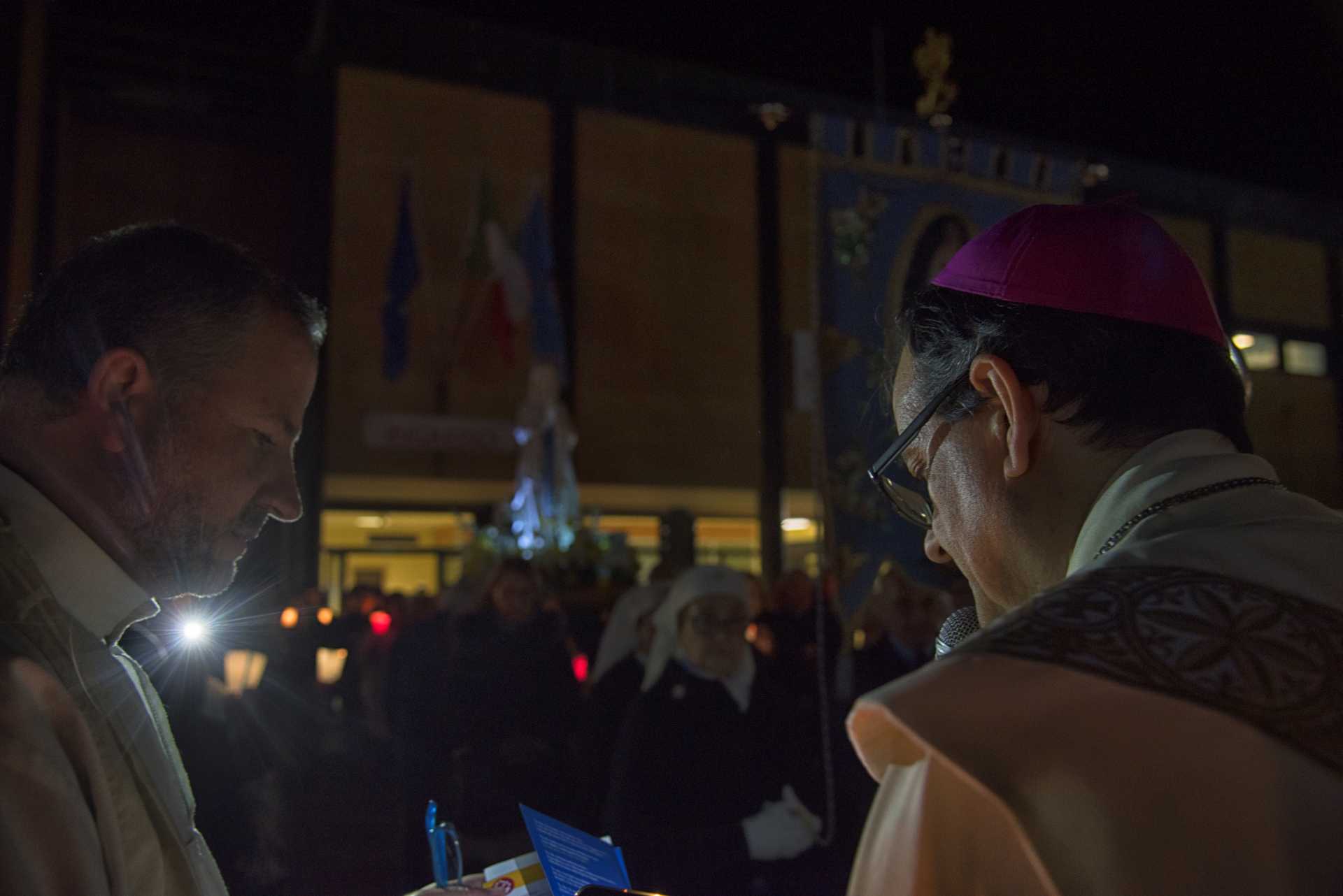 Processione della Madonna pellegrina di Lourdes nell''ospedale G.B. Grassi